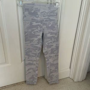 Lululemon Wunder Under grey camo leggings